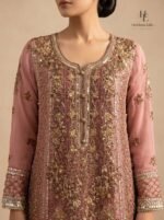 A regal crimson bridal with intricate antique gold craftsmanship - Image 3